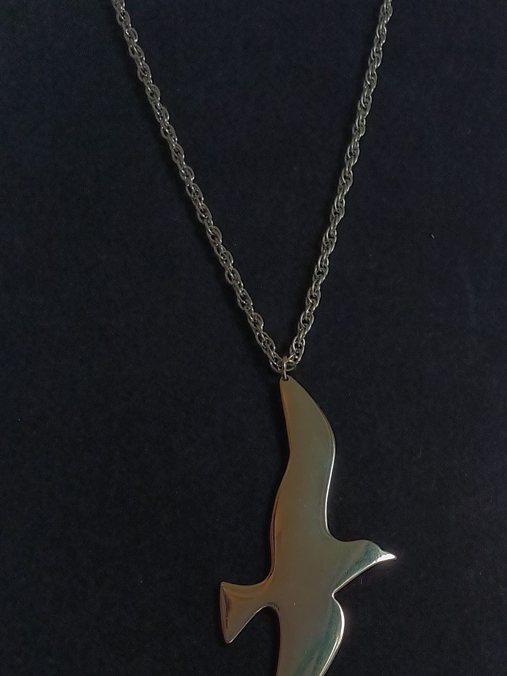 Seagull Pendant on Necklace Silvertone